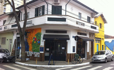 Imagem de destaque para Santé! Bar