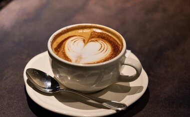 Imagem de destaque para Uma colher deste alimento no seu café reduz o efeito da ansiedade
