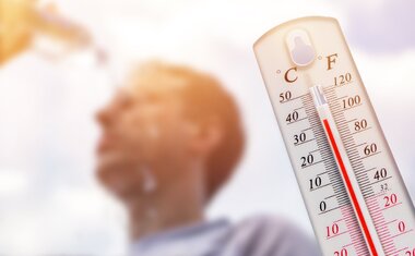 Imagem de destaque para Nem tempo seco, nem frente fria: saiba como será o verão 2025 que começa neste sábado (21)