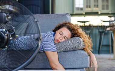 Imagem de destaque para Tem dificuldade de dormir no calor? Confira 4 dicas para ter uma boa noite de sono