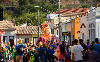 Imagem de destaque para Estes são os 12 melhores destinos para curtir o Carnaval 2025 no Brasil