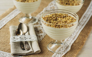 Crumble de Banana, Aveia e Nesfit Iogurte